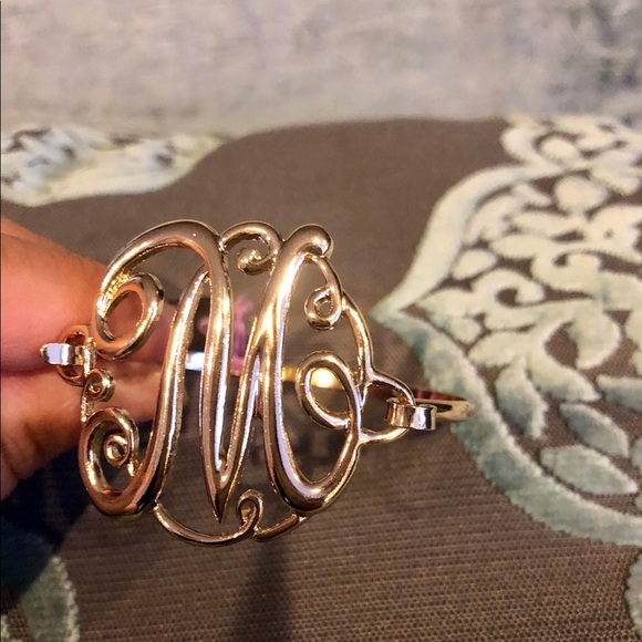 What's your initial? Bracelet, boxed and NWT🎀 - Picture 7 of 8